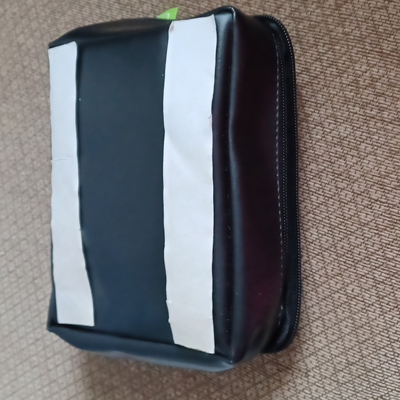 Auto First Aid Kit - Picture 2 of 2